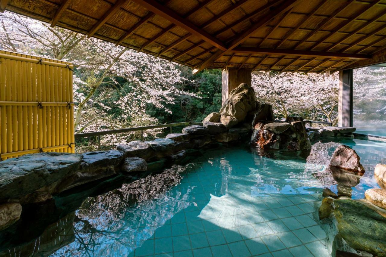 Select Grand Kagayamanaka Hotel Luaran gambar